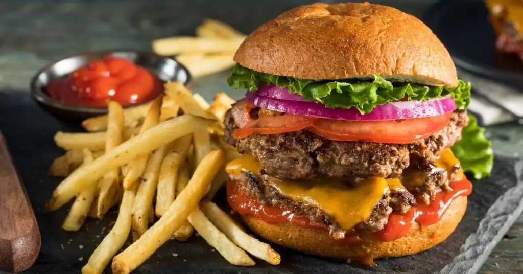 Hamburguesa clásica con patatas